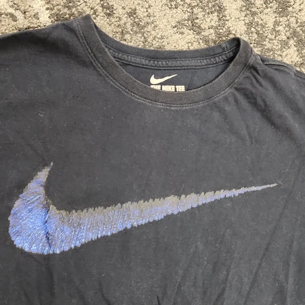 The Nike Tee T-shirt L